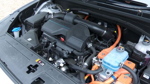 HYUNDAI SANTA FE ESTATE 1.6 TGDi Hybrid Ultimate 5dr 4WD Auto view 7
